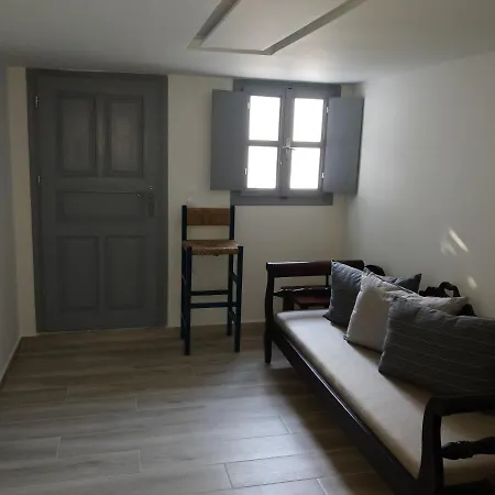 Cozy Apartment In Majestic Santorini Emporio (Santorini)